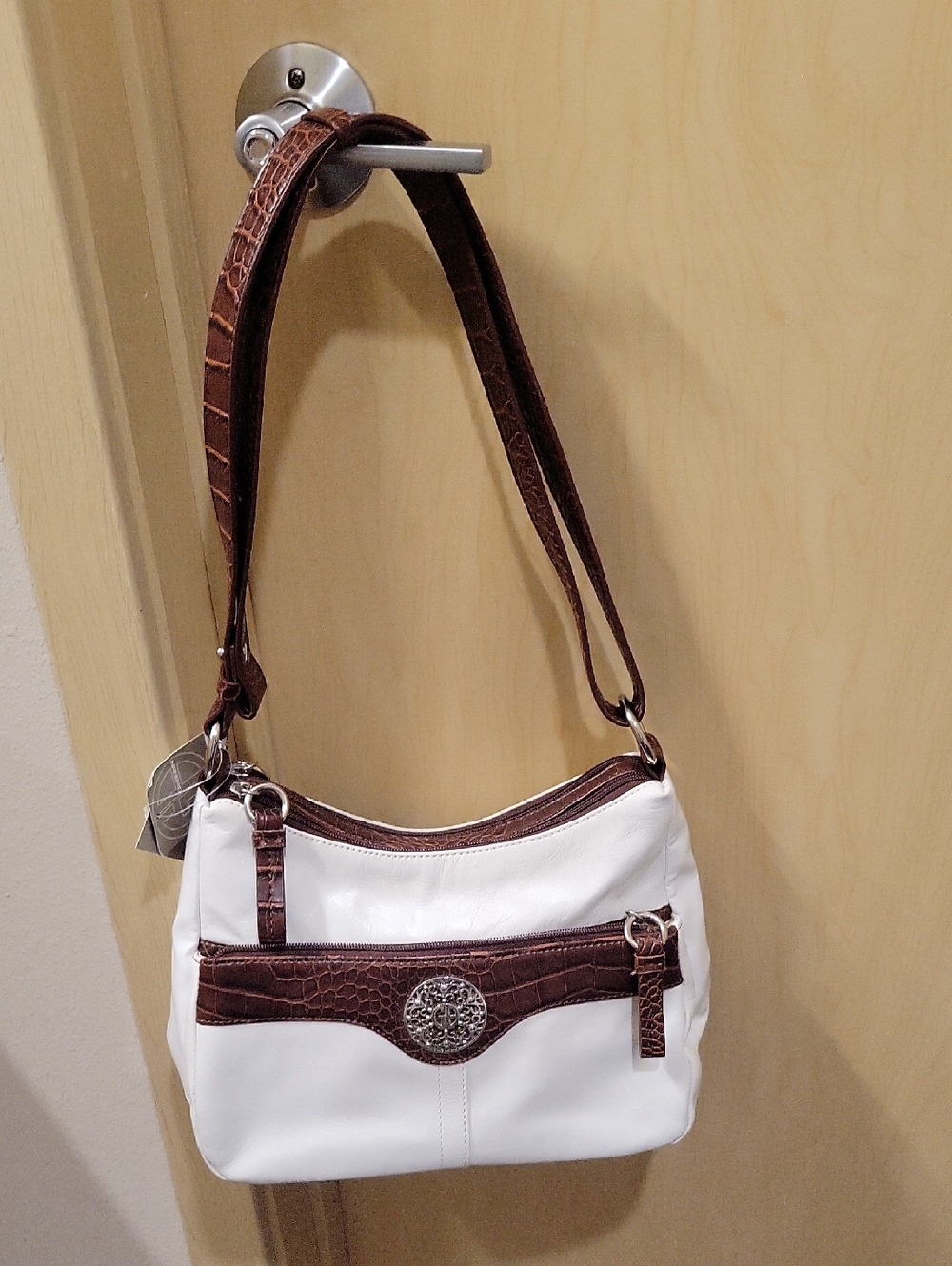 NWT Macys Med. White and Brown Giani Bernini Shoulder Bag with Silver Medallion